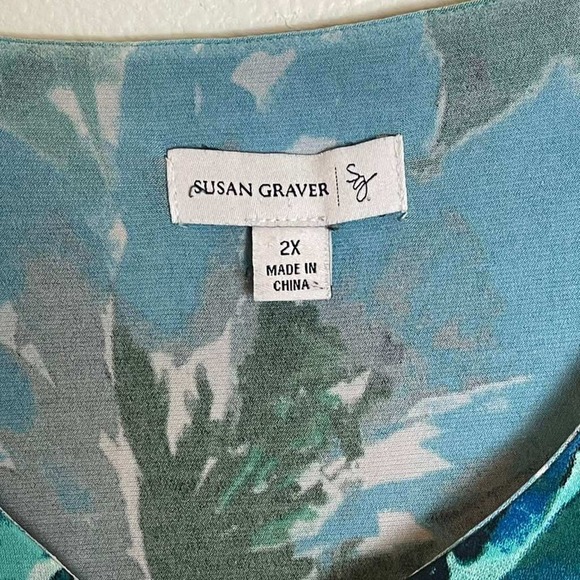 Susan Graver Womens 2X Tiered V-Neck Tunic Top Green Blue Floral 3/4 Sleeve 2904 - Picture 3 of 8